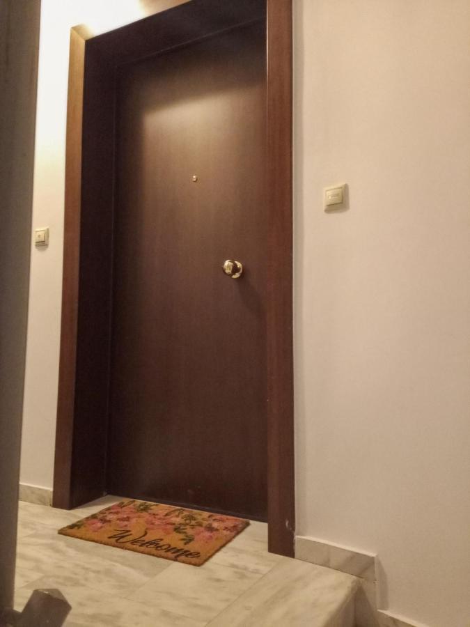 Ιδανικό Διαμέρισμα Δίπλα Στο Μετρό, Ανάμεσα Στο Κέντρο Και Τη Παραλία Aten Exteriör bild